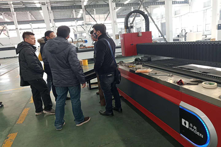 fiber laser cutting machine for metal