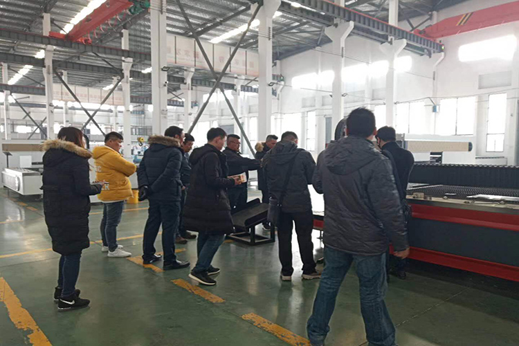 fiber laser cutting machine metal sheet