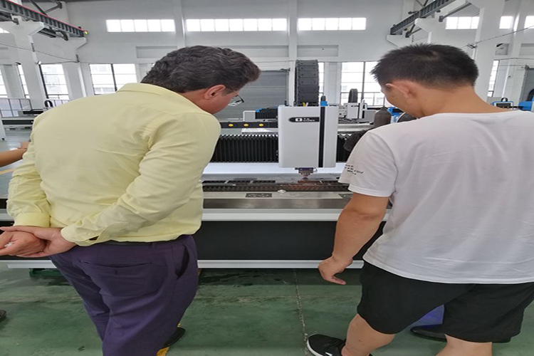 metal cutting laser cutter